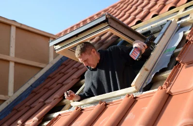 Pose de fenêtres de toit Velux à Manvieux